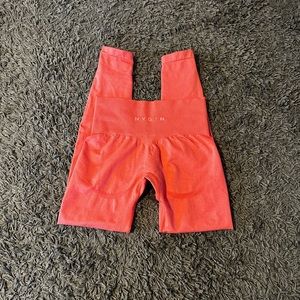 NVGTN contour seamless leggings size small, color is coral